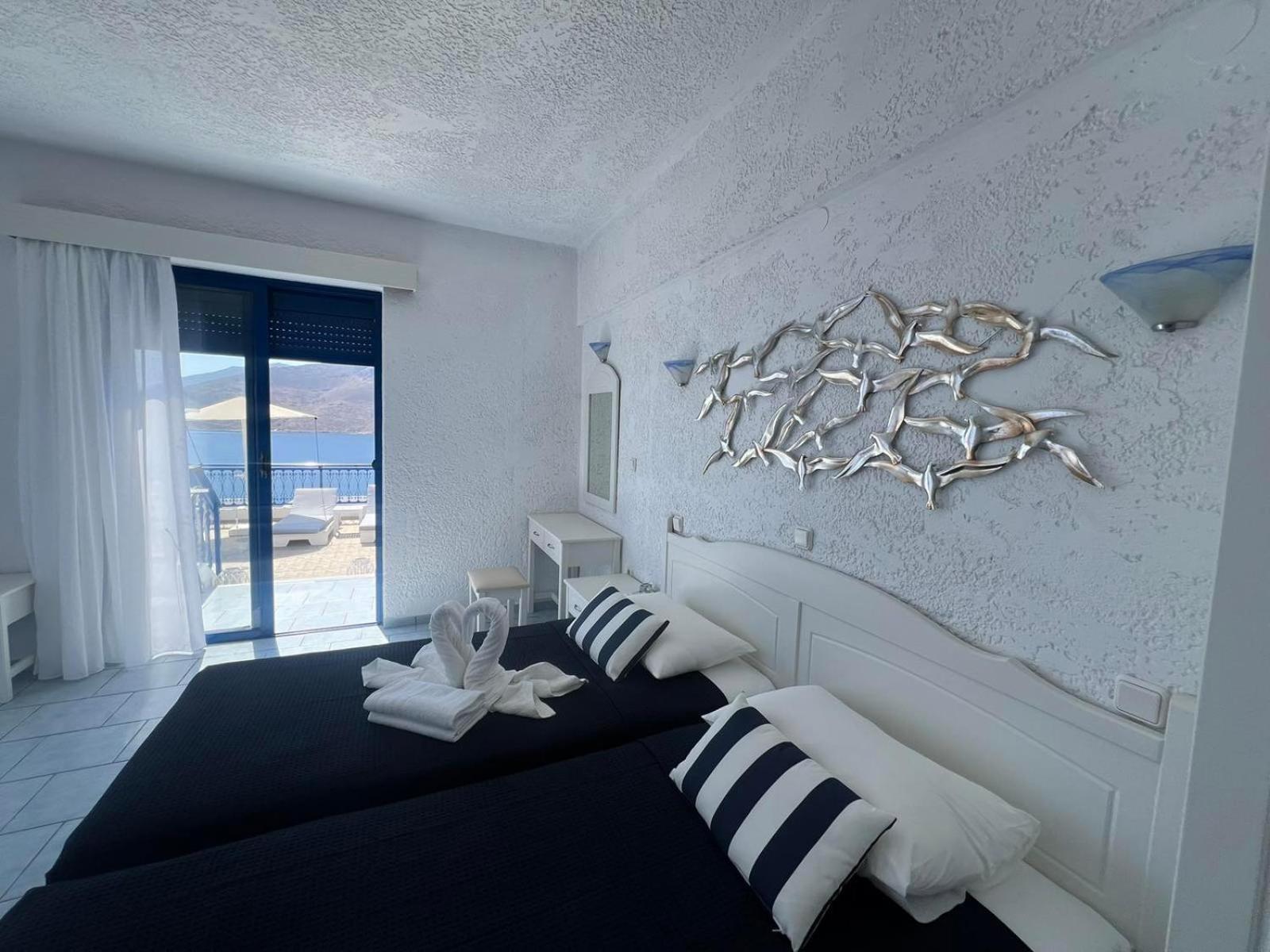 Marinas Studios Livadia  Habitación foto