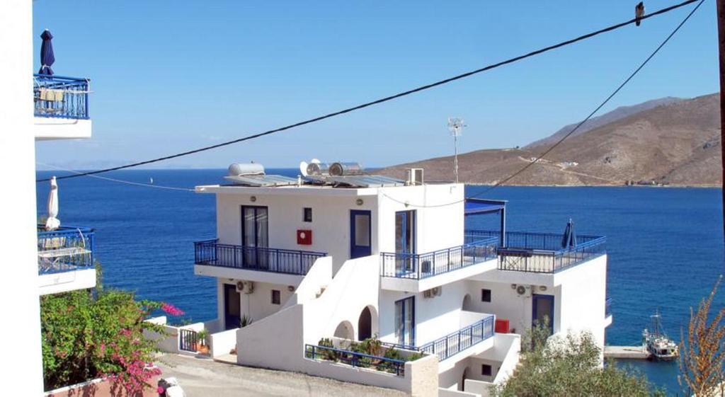 Marinas Studios Livadia  Exterior foto